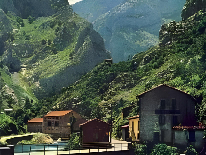 Others 5, Hostal Poncebos, Asturias