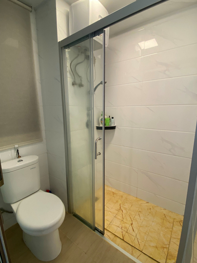 Bathroom 5, Cozy 2br Apartment in Skyhouse BSD City, Tangerang Selatan