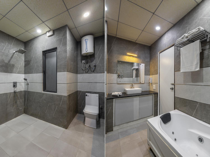 Bathroom 4, SHREE JEE HOTEL, Faridabad
