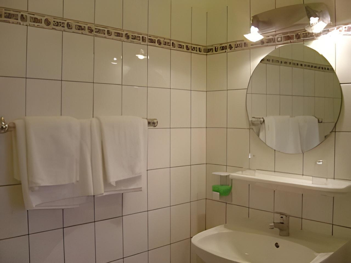 Bathroom, Hotel Bee Fang, Hamburg
