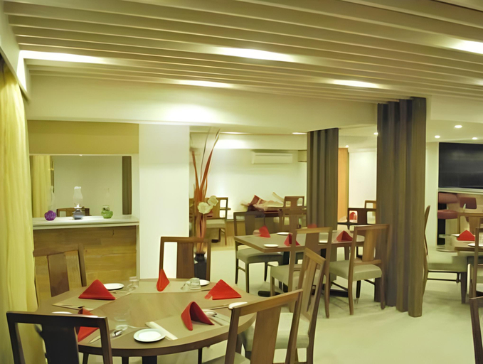 Food & Drinks 5, Hotel Dhans, Chennai