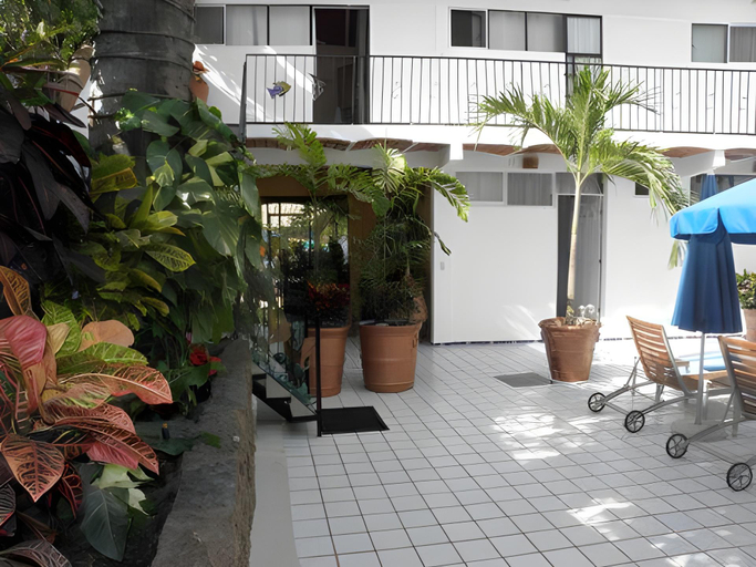 Others 4, Hotel Diamante, Compostela