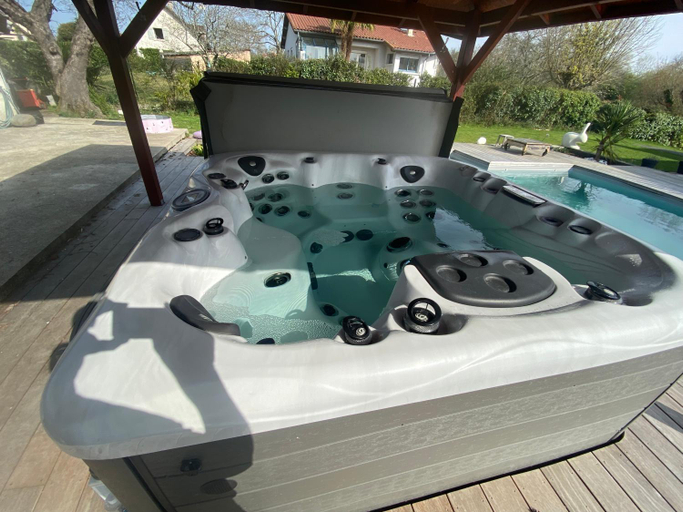 Others 4, 2 chambres dans villa avec spa et piscine, Pyrénées-Atlantiques