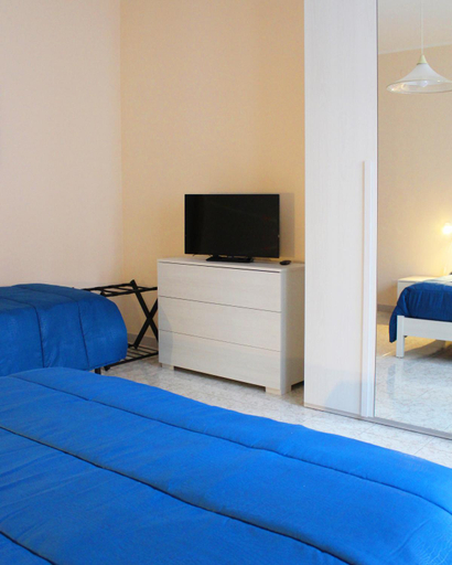 Others 4, Casa Elvira, Modena