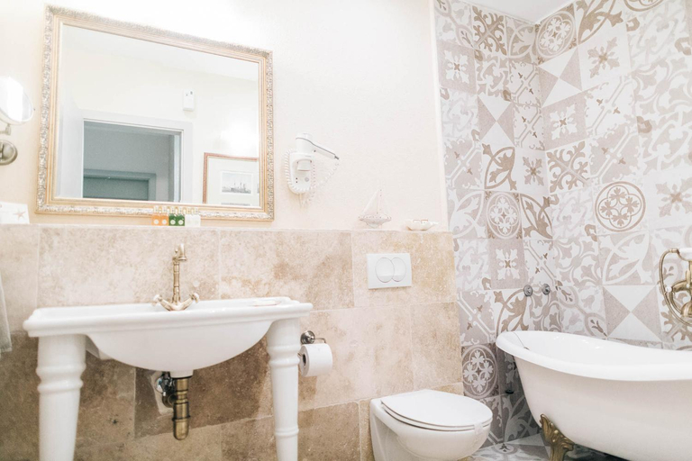 Bathroom 5, Palazzo Radomiri Hotel