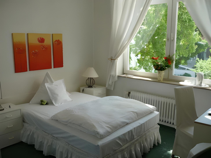 Bedroom 2, Hotel Alpha, Region Hannover