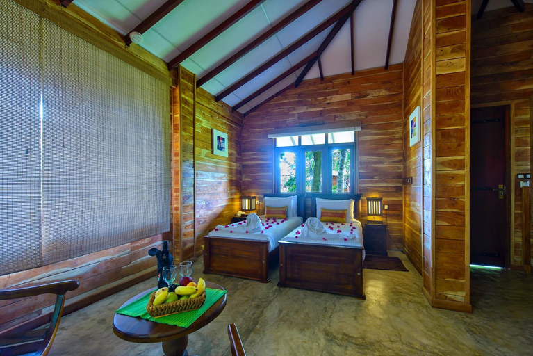Bathroom 4, Karunakarala Ayurveda Resort, Negombo