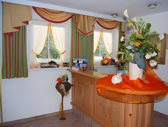 Others 4, Residence Rossboden mit Hallenbad, Bolzano