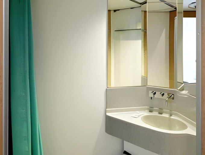 Bathroom 3, Cabinn Odense, Odense