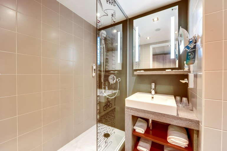 Bathroom 4, Mercure Paris Gare Montparnasse Hotel, Paris