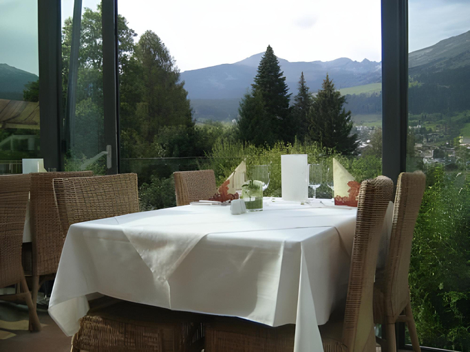 Food & Drinks 5, Hotel Cresta, Imboden