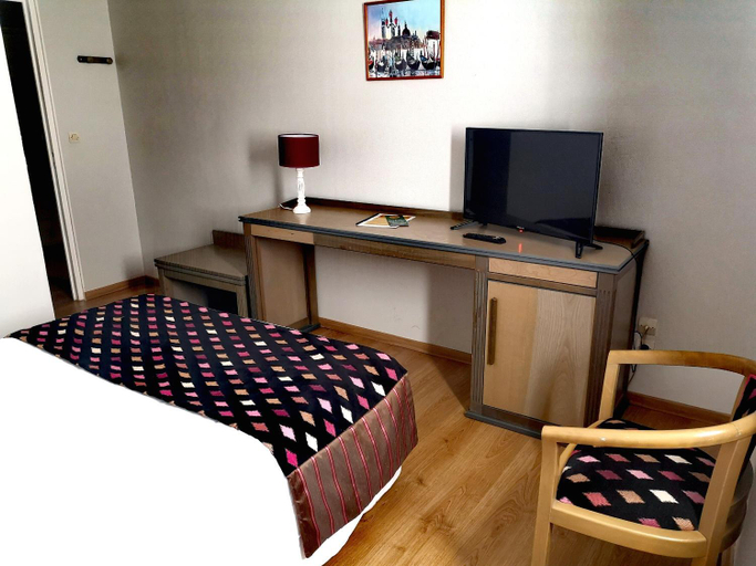 Bedroom 2, Hotel Restaurant de France, Aude