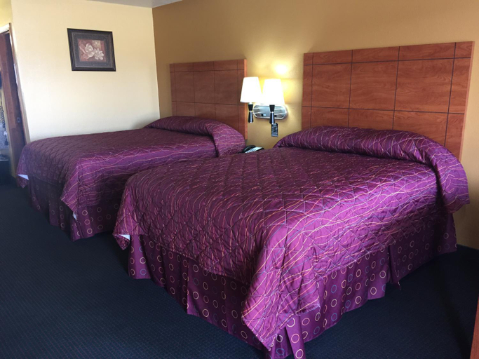 Others 4, Royal Inn Pearsall, Frio