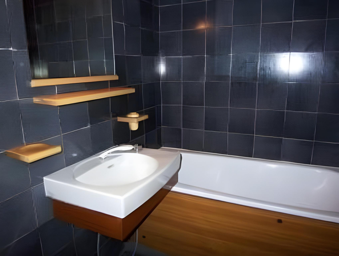 Bathroom 4, Residence Odalys Le Front de Neige, Haute-Savoie