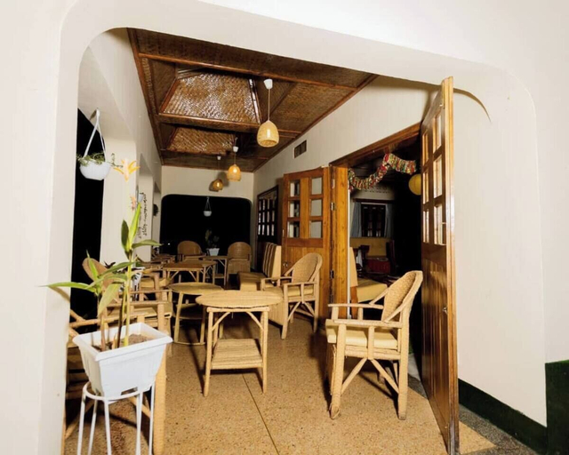 Food & Drinks 5, Ruwenzori View Guest House, Fort Portal
