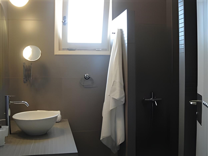 Bathroom 2, Speires suites, South Aegean