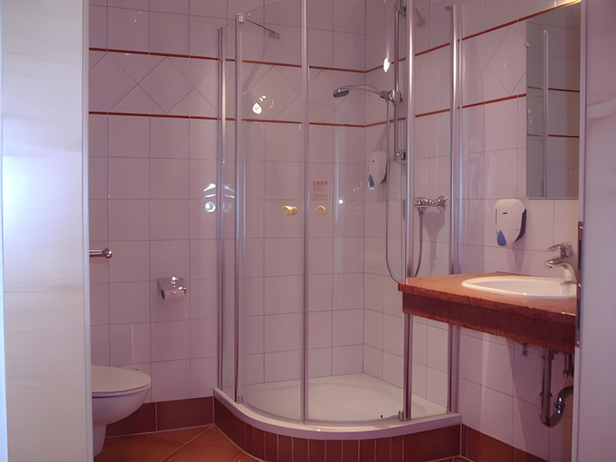 Bathroom 3, Hotel & Restaurant Rupertigau, Salzburg Umgebung