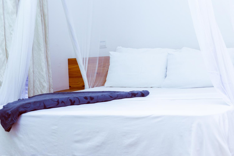 Bedroom, Triniti Airport Hotel, Ilala