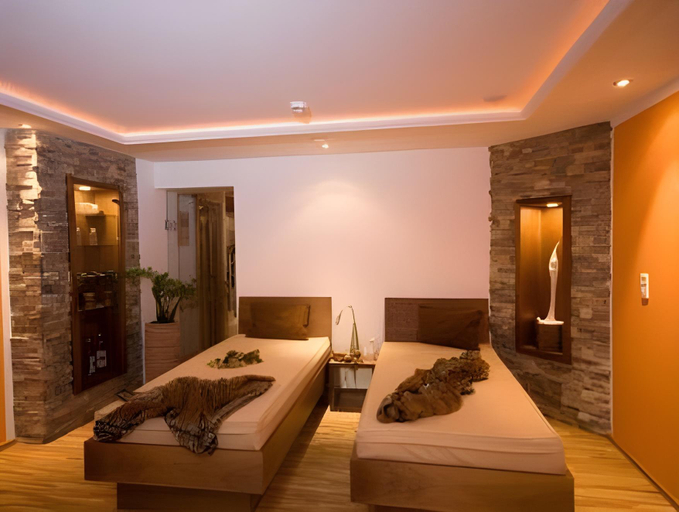 Bedroom 2, Sylvana's Wohlfuhl Hotel, Schwaz