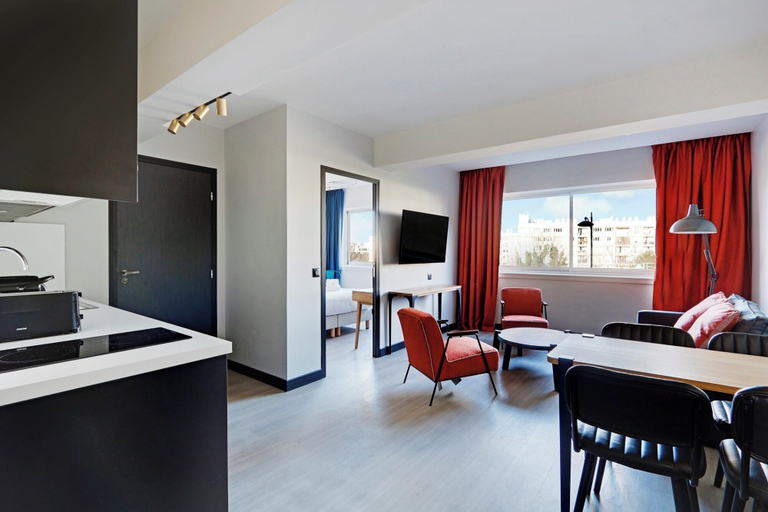 Others 5, North Paris Suite, Paris