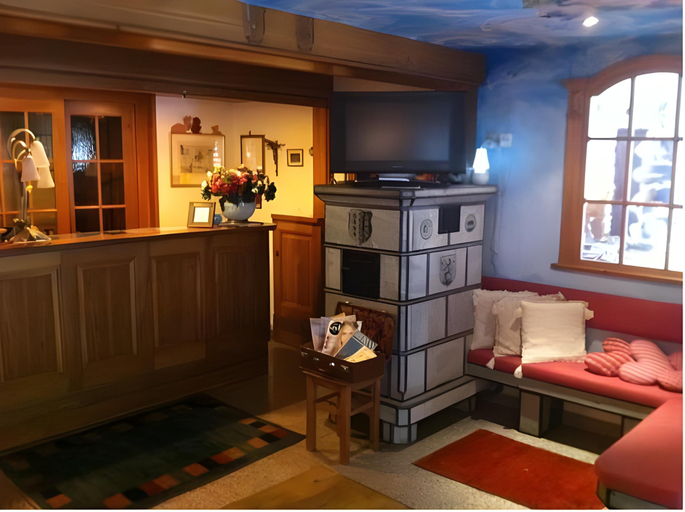 Others 4, Hotel Romantica, Visp