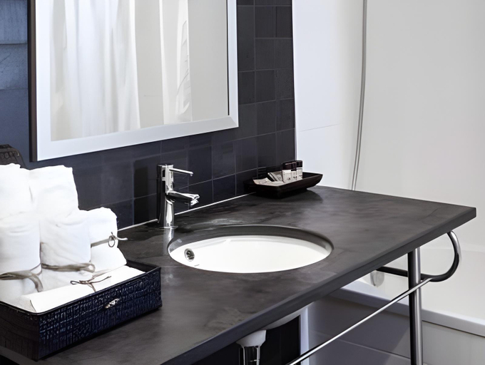 Bathroom 4, Hotel Alcatruz, Aljezur