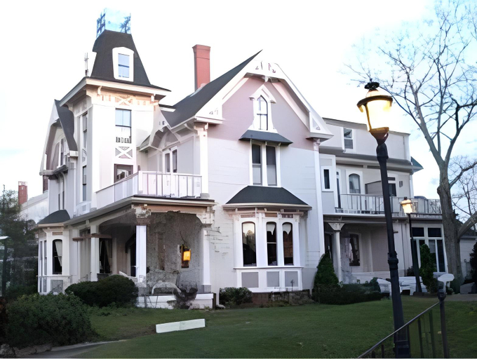 Exterior & Views 1, Belfry Inn and Bistro, Barnstable