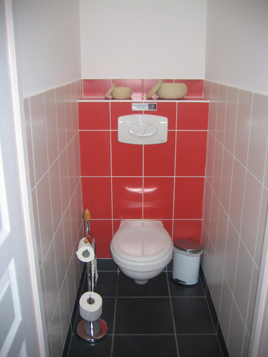 Bathroom 3, La Minaudiere, Deux-Sèvres