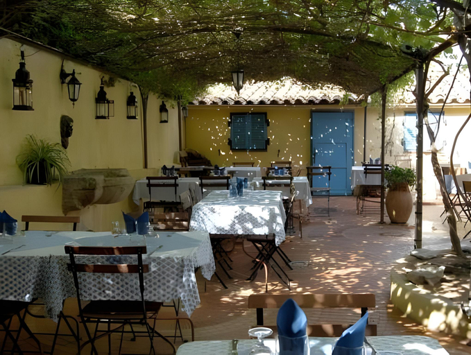 Food & Drinks 5, Auberge Des Glycines, Var