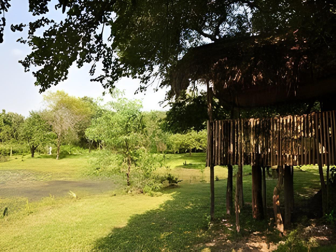 Others 3, Clay Hut Village, Thamankaduwa