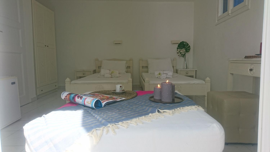 Others 3, Megas Rooms, South Aegean