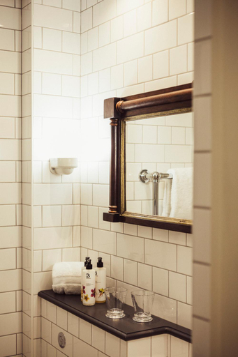 Bathroom 2, Merchants Manor Spa, Cornwall