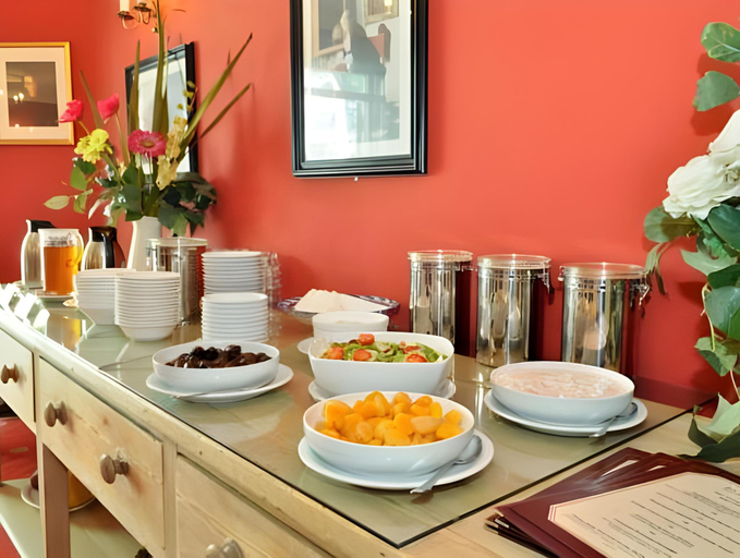 Food & Drinks 5, Waterloo Town House & Suites, Dublin