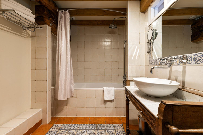 Bathroom 12