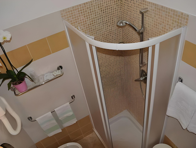 Bathroom 4, Golf Hotel, Milano
