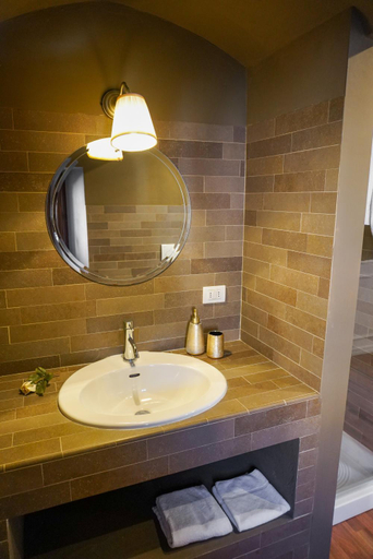 Bathroom 11