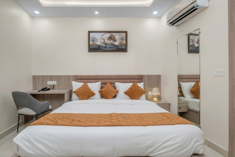 Bedroom 3, Hotel Sudarshan, Faizabad