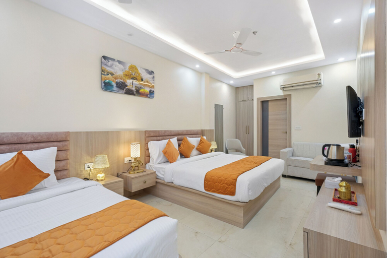 Bedroom 3, Hotel Sudarshan, Faizabad
