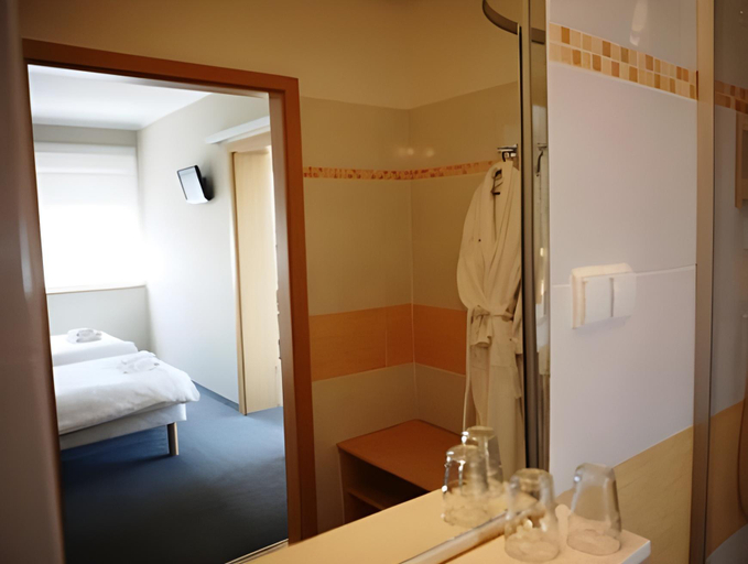 Bathroom 4, Quality Silesian Hotel, Katowice City