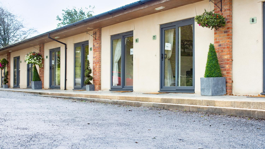 Others 5, Accommodation Bristol Airport, North Somerset