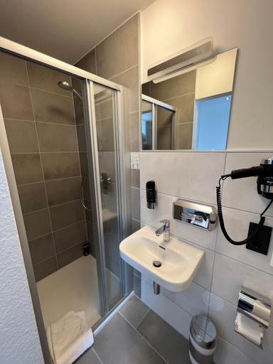 Bathroom 2, Hotel Am Tiergarten, Ahrweiler