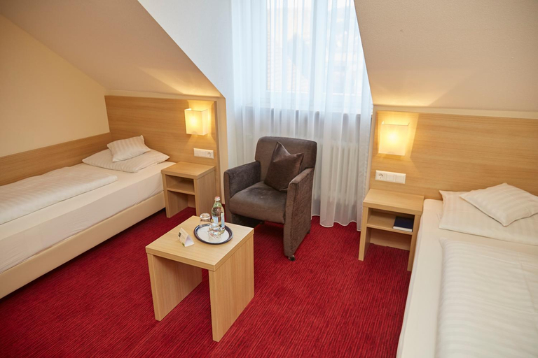 Bedroom 2, Flair Hotel Weinstube Lochner, Main-Tauber-Kreis