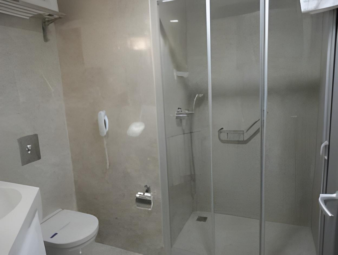 Bathroom 4, Taksim Riva Hotel, Beyoğlu