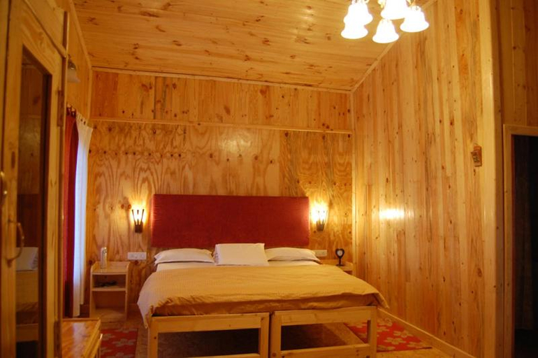 Bedroom 2, Surya Holidays Kodaikanal Hotel, Dindigul