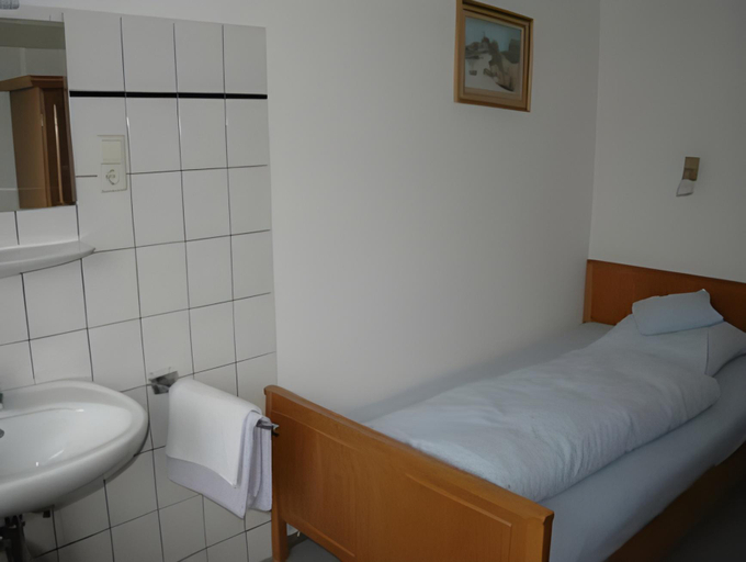 Bedroom 2, Hotel Lamm, Stuttgart