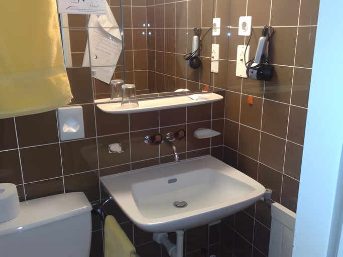 Bathroom 4, Hotel Alexander, Basel