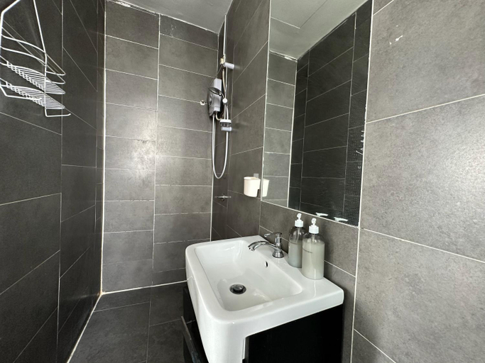Bathroom 3, My Studio @ Empire Damansara (Netflix & Wifi), Petaling Jaya