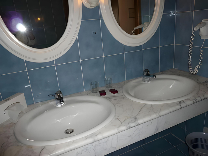Bathroom 5, Hotel Dermuth Klagenfurt, Klagenfurt
