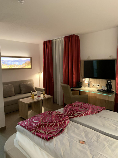 Bedroom 24