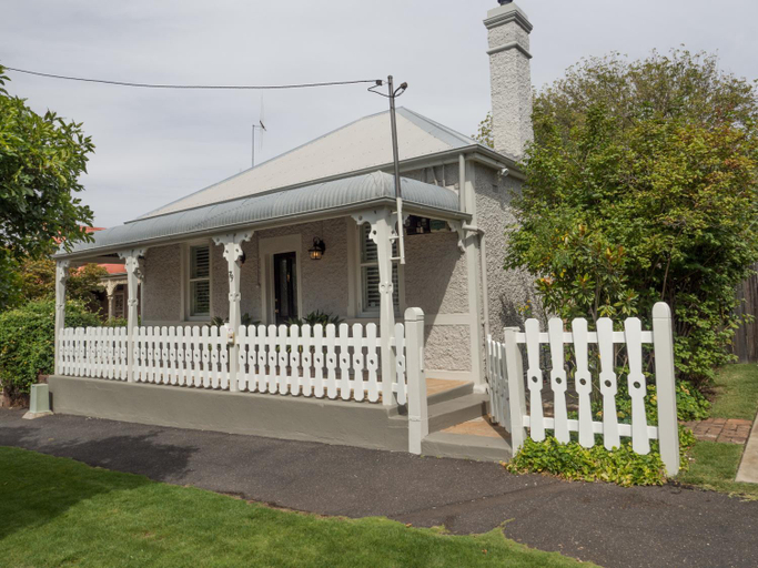 Cottage 79, Orange
